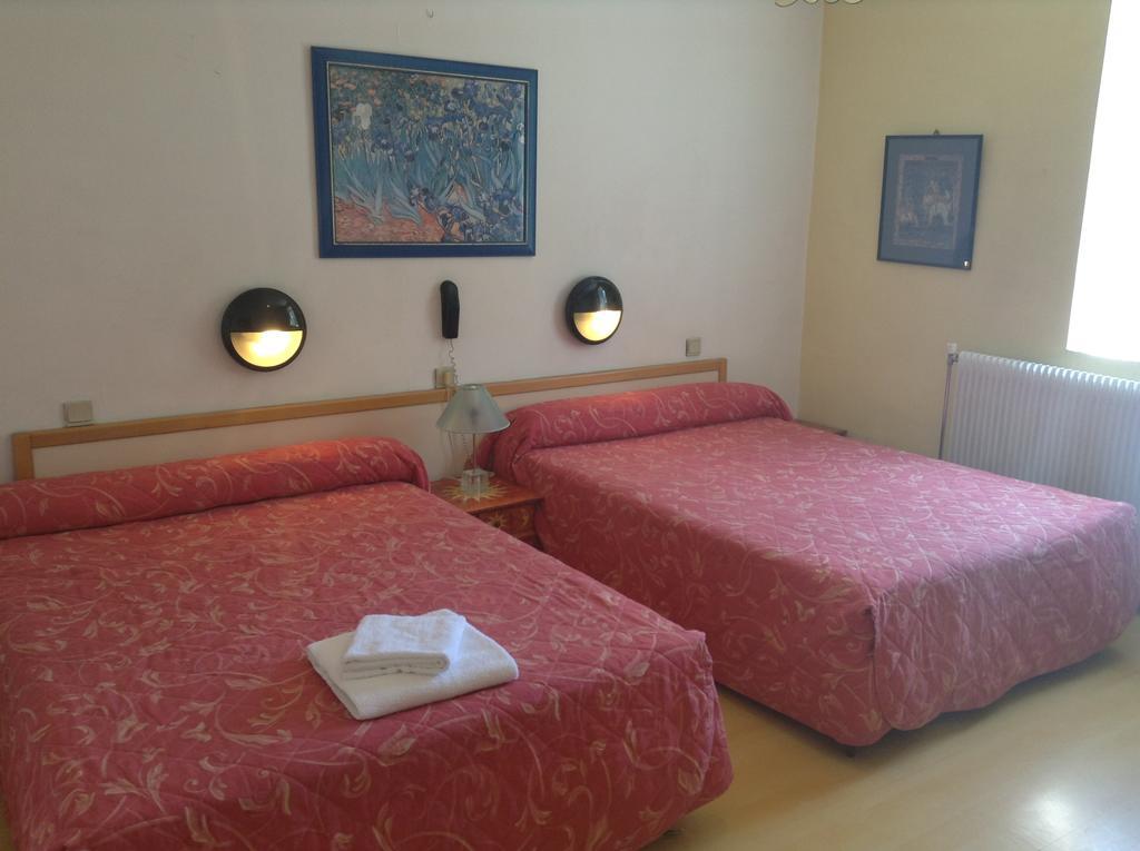Hotel Acapulco มงต์เปอลิเยร์ ห้อง รูปภาพ